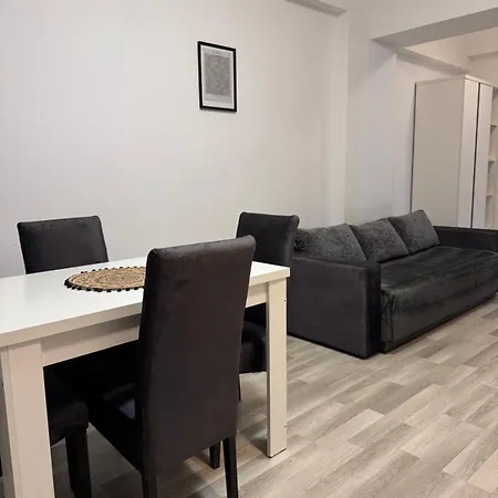 Crazy Summerland מאמאיה