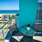 Crazy Summerland Apartment *