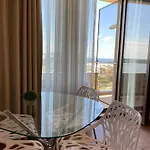 Crazy Summerland Apartment