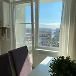 Crazy Summerland Apartment