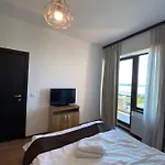 Crazy Summerland Apartment Mamaia