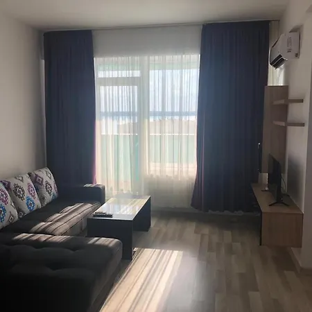 Crazy Summerland Apartment