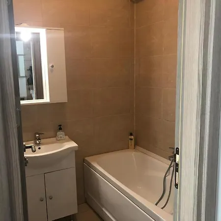 Crazy Summerland Apartment *