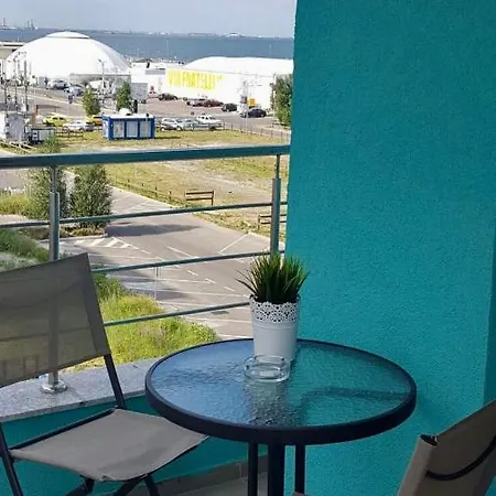 Crazy Summerland Apartment *