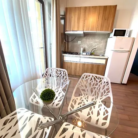 Crazy Summerland Apartment *