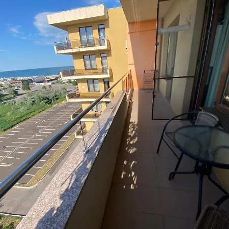 Crazy Summerland Apartment Mamaia