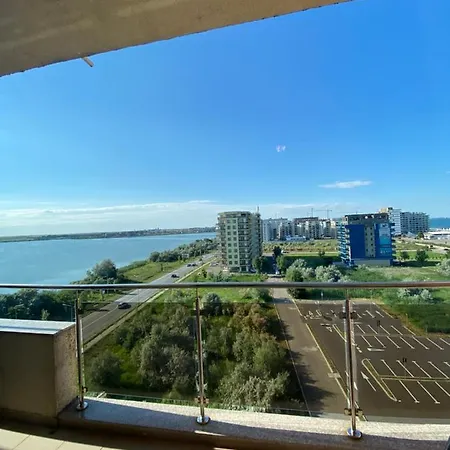 Crazy Summerland Apartment