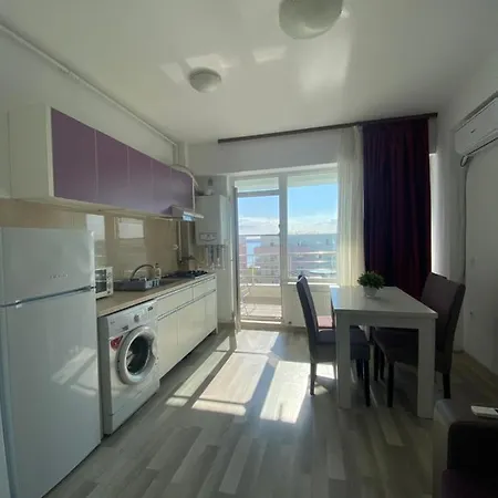 Crazy Summerland Apartment