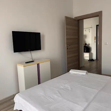 Apartment Crazy Summerland Mamaia